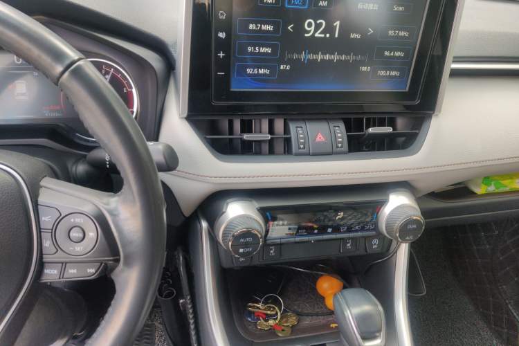 Used Toyota RAV4 2020 2.0L CVT Two-Wheel Drive Prestige Edition Audio And AC Panel