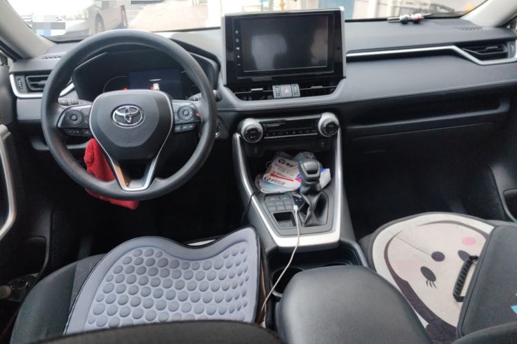 Used Toyota RAV4 2020 2.0L CVT 4x4 Trend Edition Center Console