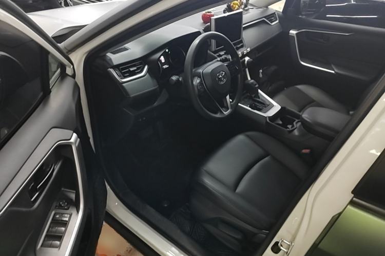 Used Toyota RAV4 2020 2.0L CVT Two-Wheel Drive Urban Edition Driver Seat