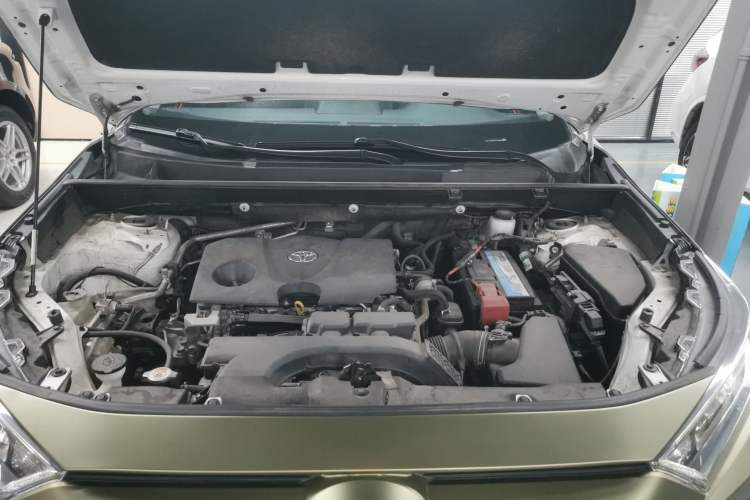 Used Toyota RAV4 2020 2.0L CVT Two-Wheel Drive Fashion Edition Engine Bay