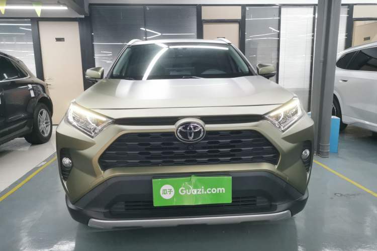 Used Toyota RAV4 2020 2.0L CVT Two-Wheel Drive Fashion Edition Exterior 1