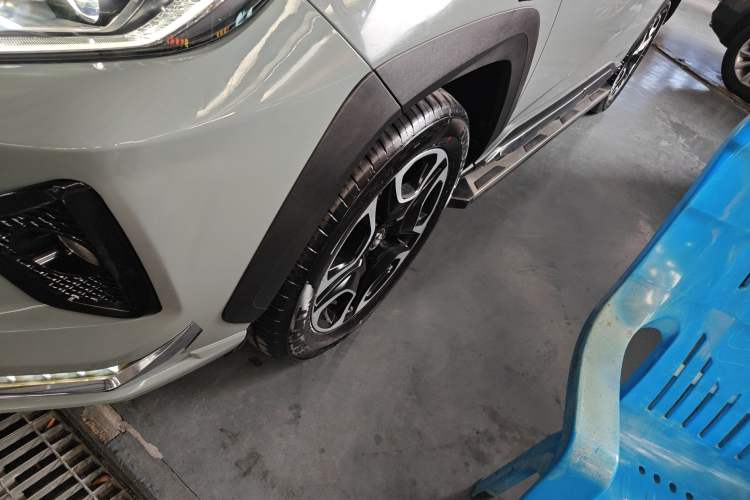 Used Toyota RAV4 2020 2.0L CVT Four-Wheel Drive Prestige Edition Exterior 4