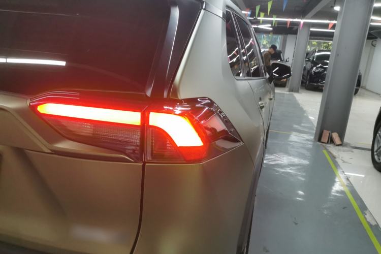 Used Toyota RAV4 2020 2.0L CVT Two-Wheel Drive Fashion Edition Exterior 6