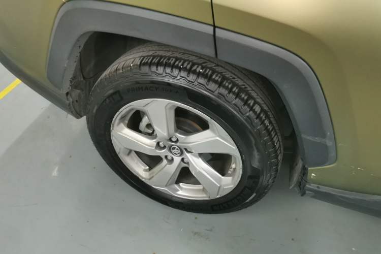 Used Toyota RAV4 2020 2.0L CVT Two-Wheel Drive Fashion Edition Exterior 8