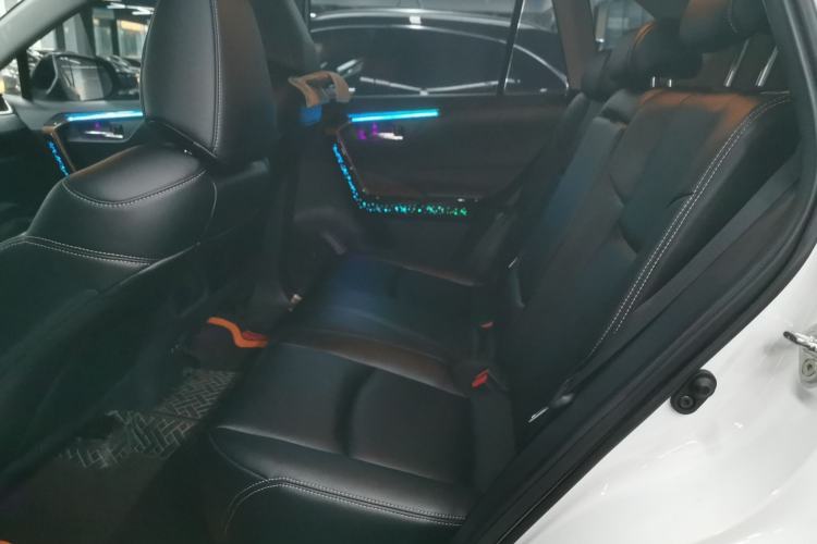 Used Toyota RAV4 2020 2.0L CVT Two-Wheel Drive Fashion Edition Interior 4