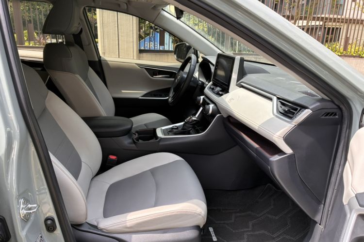 Used Toyota RAV4 2020 2.0L CVT Four-Wheel Drive Prestige Edition Right Front Seat