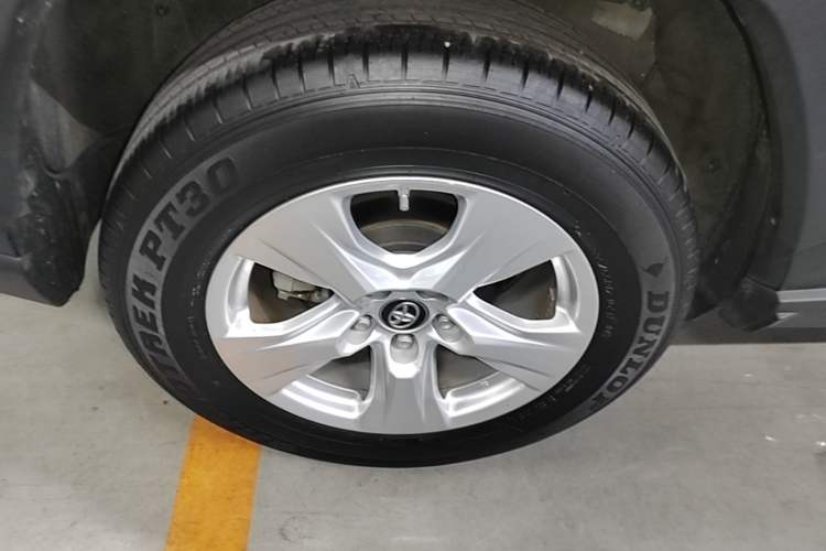 Used Toyota RAV4 2020 2.0L CVT Two-Wheel Drive Urban Edition Right Rear Wheel Hub