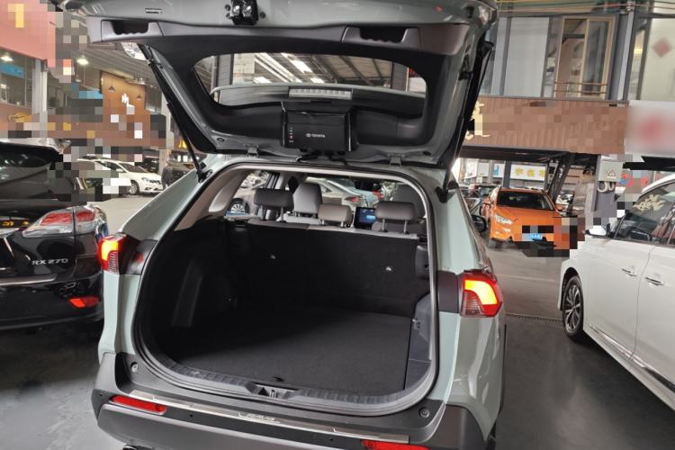 Used Toyota RAV4 2020 2.0L CVT Four-Wheel Drive Prestige Edition Trunk