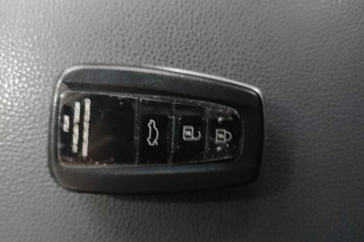 Used Toyota RAV4 2020 2.0L CVT Two-Wheel Drive Urban Edition Vehicle Key