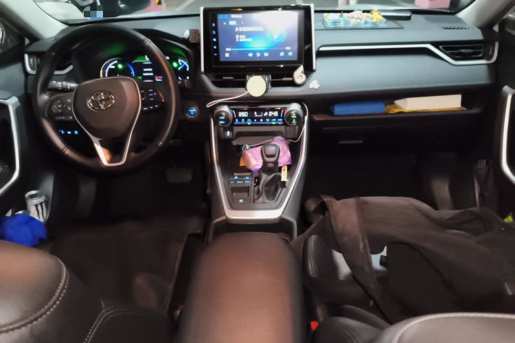 Used Toyota RAV4 2020 Dual-Engine 2.5L E-CVT Two-Wheel Drive Elite Edition Center Console