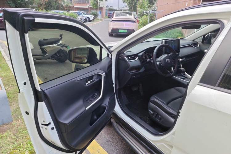 Used Toyota RAV4 2020 2.0L CVT Four-Wheel Drive Prestige Edition Driver Seat