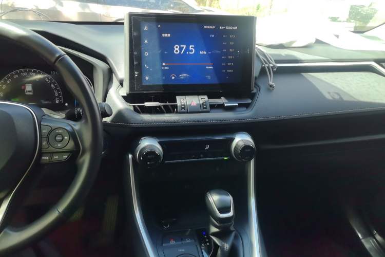 Used Toyota RAV4 2020 Dual-Engine 2.5L E-CVT 4x4 Elite PLUS Edition Audio And AC Panel