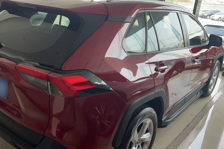 Used Toyota RAV4 2020 2.0L CVT Two-Wheel Drive Fashion Edition Exterior 3