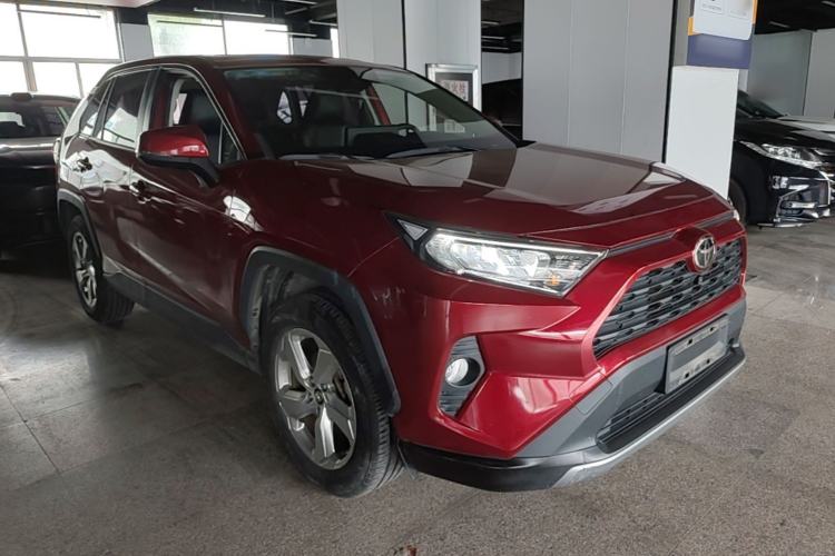 Used Toyota RAV4 2020 2.0L CVT Two-Wheel Drive Fashion Edition Front Right 45 Deg
