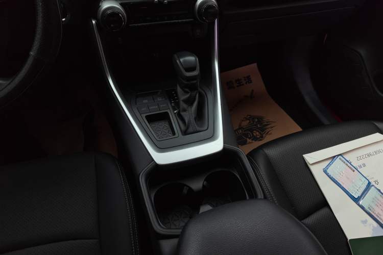 Used Toyota RAV4 2020 2.0L CVT Two-Wheel Drive Fashion Edition Gear Lever