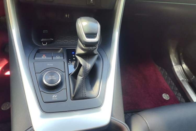 Used Toyota RAV4 2020 Dual-Engine 2.5L E-CVT 4x4 Elite PLUS Edition Gear Lever