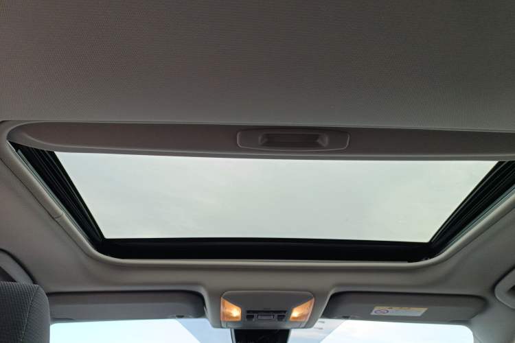 Used Toyota RAV4 2020 2.0L CVT 4x4 Trend Edition Headliner