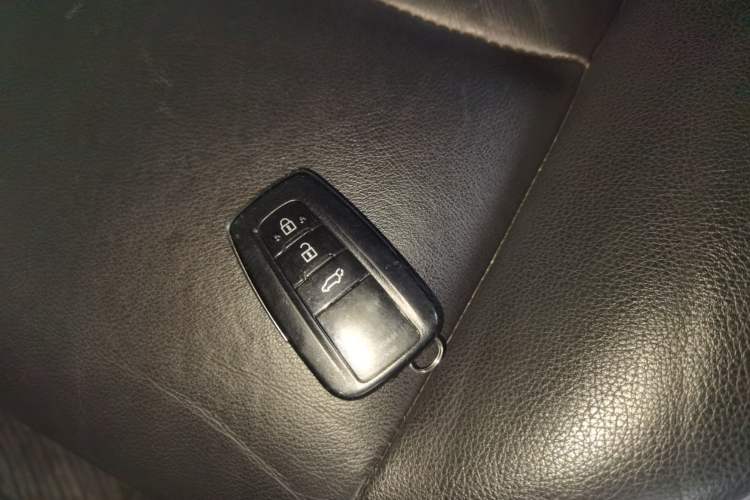 Used Toyota RAV4 2020 Dual-Motor 2.5L E-CVT Four-Wheel Drive Flagship Edition Interior 1