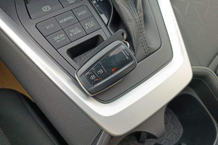 Used Toyota RAV4 2020 2.0L CVT 4x4 Trend Edition Interior 1