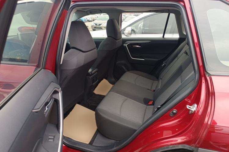 Used Toyota RAV4 2020 2.0L CVT 4x4 Trend Edition Interior 4