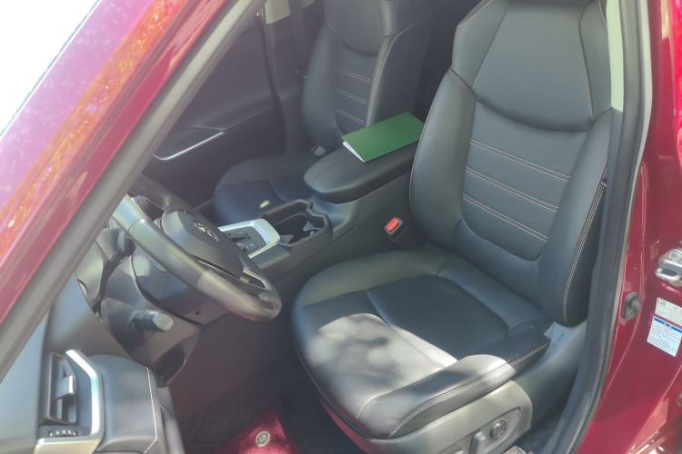 Used Toyota RAV4 2020 Dual-Engine 2.5L E-CVT 4x4 Elite PLUS Edition Left Front Seat