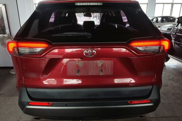 Used Toyota RAV4 2020 2.0L CVT Two-Wheel Drive Fashion Edition Rear