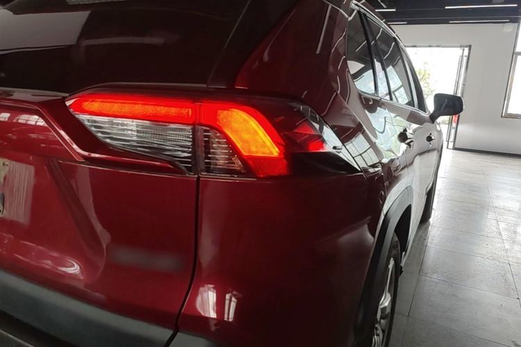 Used Toyota RAV4 2020 2.0L CVT Two-Wheel Drive Fashion Edition Right Rear Taillight