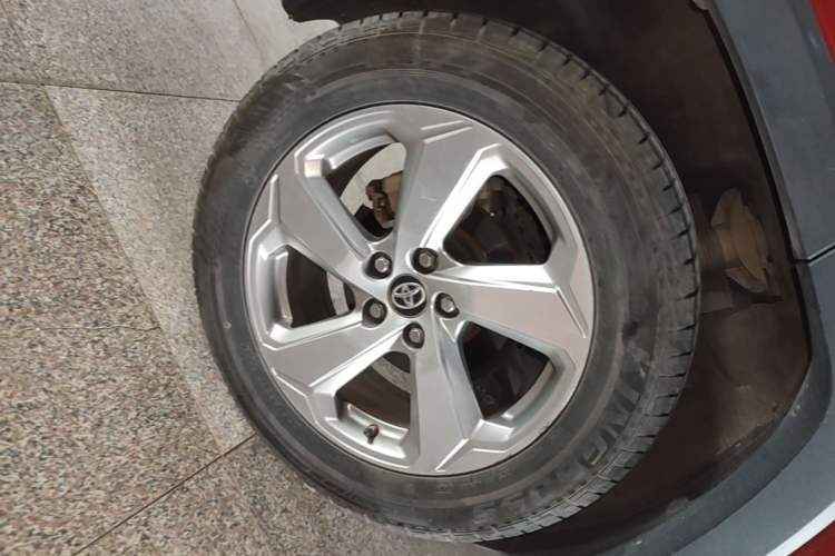 Used Toyota RAV4 2020 2.0L CVT Two-Wheel Drive Fashion Edition Right Rear Wheel Hub