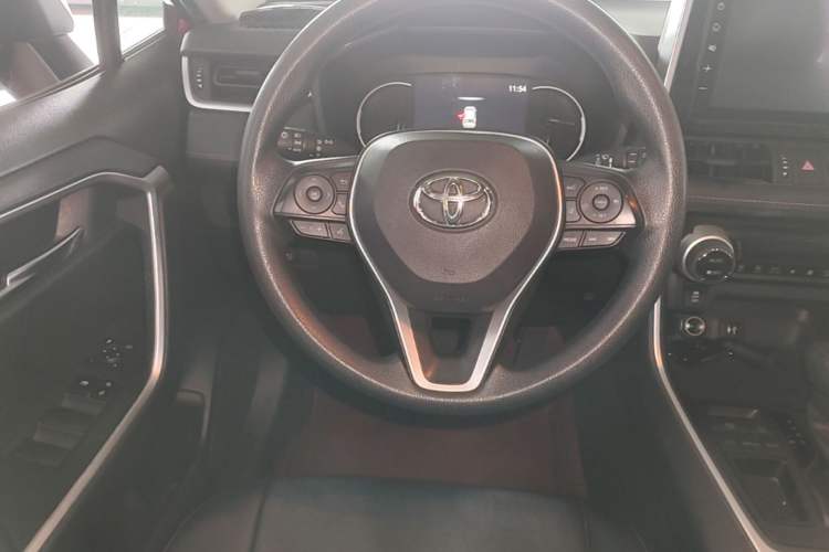 Used Toyota RAV4 2020 2.0L CVT Two-Wheel Drive Fashion Edition Steering Wheel