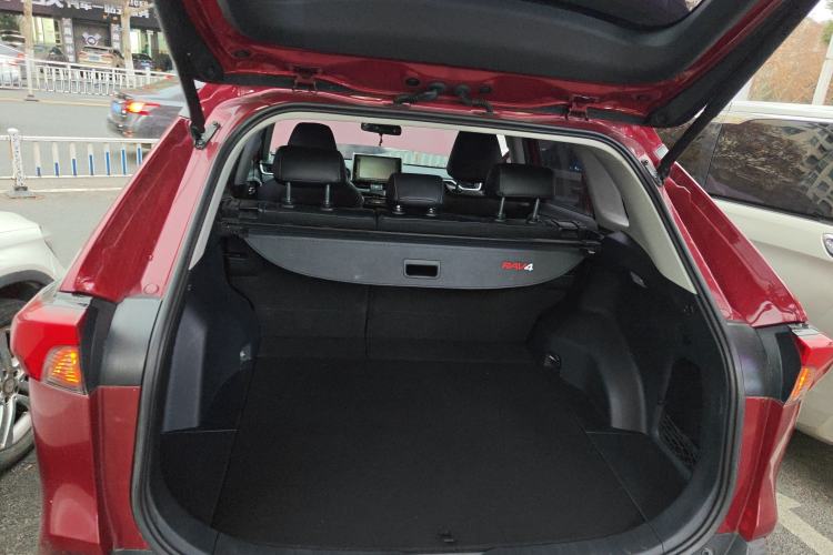 Used Toyota RAV4 2020 2.0L CVT Two-Wheel Drive Fashion Edition Trunk