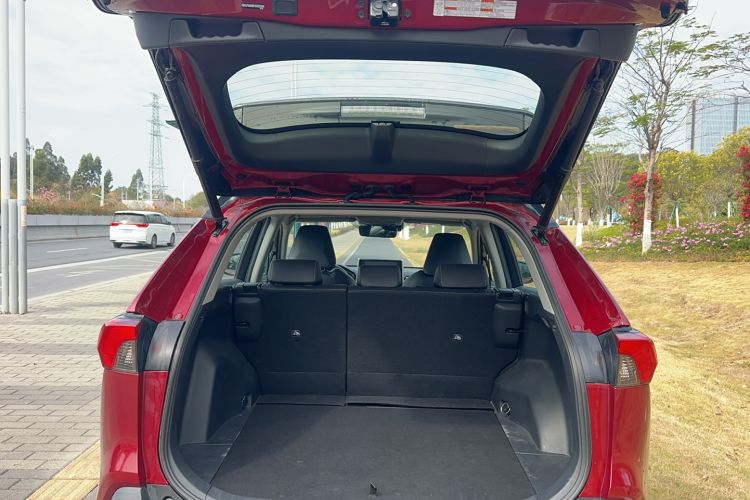 Used Toyota RAV4 2020 Dual-Motor 2.5L E-CVT Four-Wheel Drive Flagship Edition Trunk