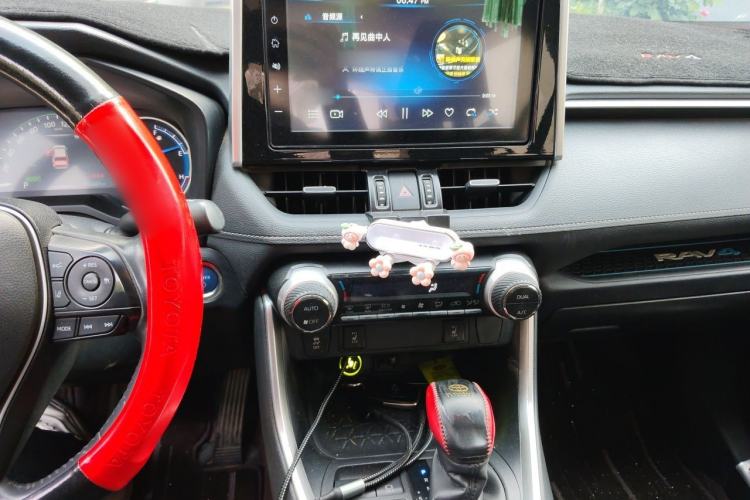 Used Toyota RAV4 2020 Dual-Engine 2.5L E-CVT 4x4 Elite PLUS Edition Audio And AC Panel