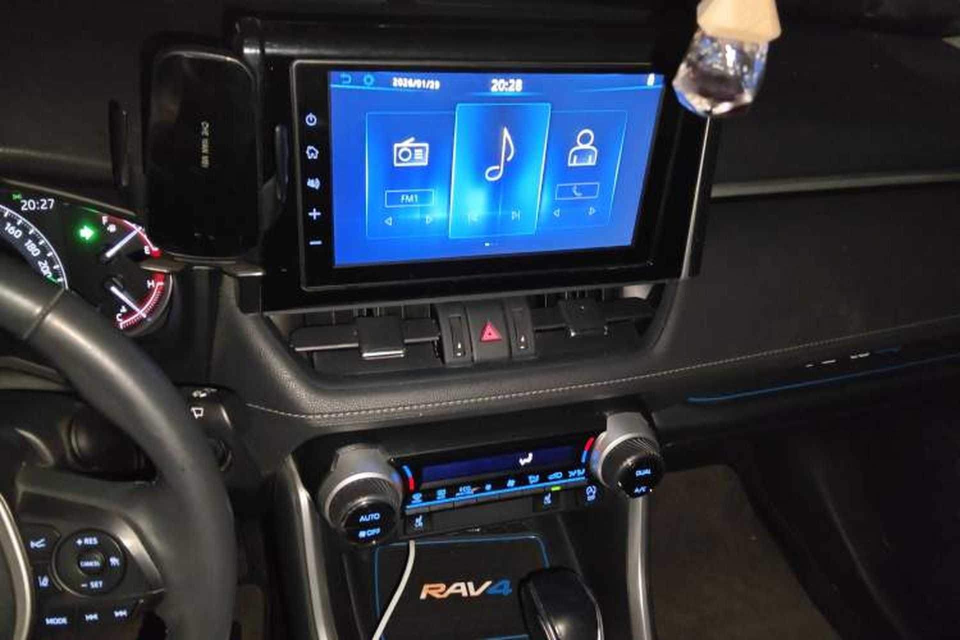 Used Toyota RAV4 2020 2.0L CVT Two-Wheel Drive Fashion PLUS Edition Audio And AC Panel