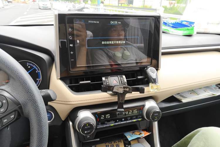 Used Toyota RAV4 2020 Dual-Engine 2.5L E-CVT Two-Wheel Drive Elite Edition Audio And AC Panel