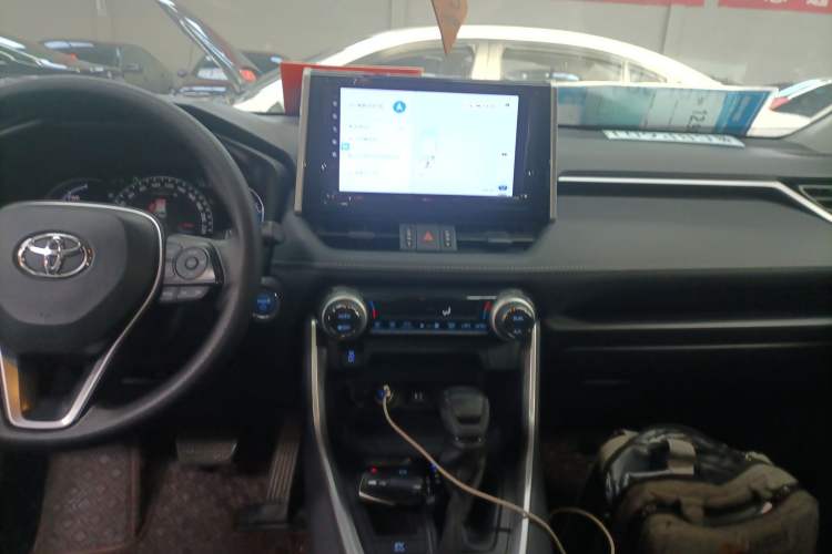 Used Toyota RAV4 2020 Dual-Engine 2.5L E-CVT Two-Wheel Drive Elite Edition Audio And AC Panel