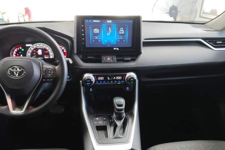 Used Toyota RAV4 2020 2.0L CVT Two-Wheel Drive Fashion Edition Audio And AC Panel