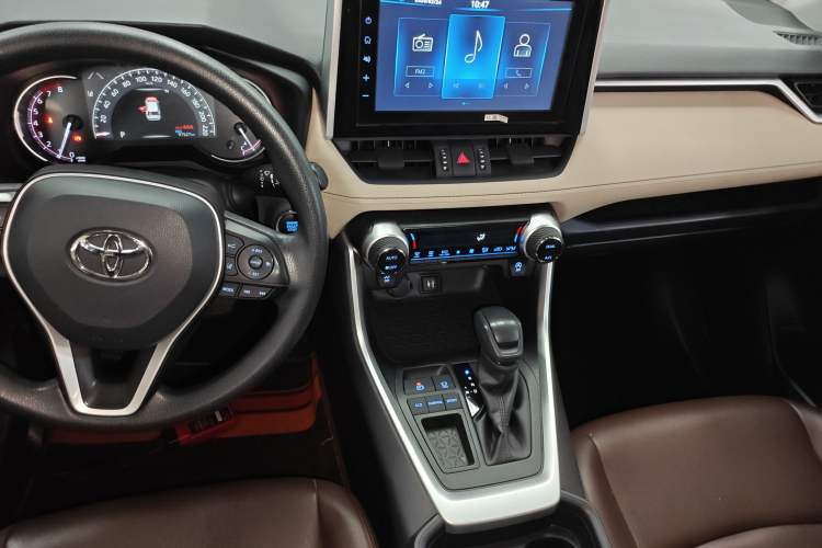 Used Toyota RAV4 2020 2.0L CVT Two-Wheel Drive Fashion Edition Audio And AC Panel