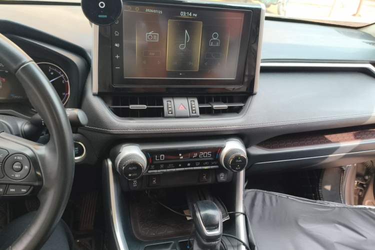 Used Toyota RAV4 2020 2.0L CVT Two-Wheel Drive Prestige Edition Audio And AC Panel