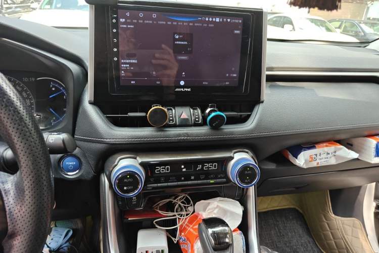 Used Toyota RAV4 2020 Dual-Engine 2.5L E-CVT Two-Wheel Drive Elite Edition Audio And AC Panel