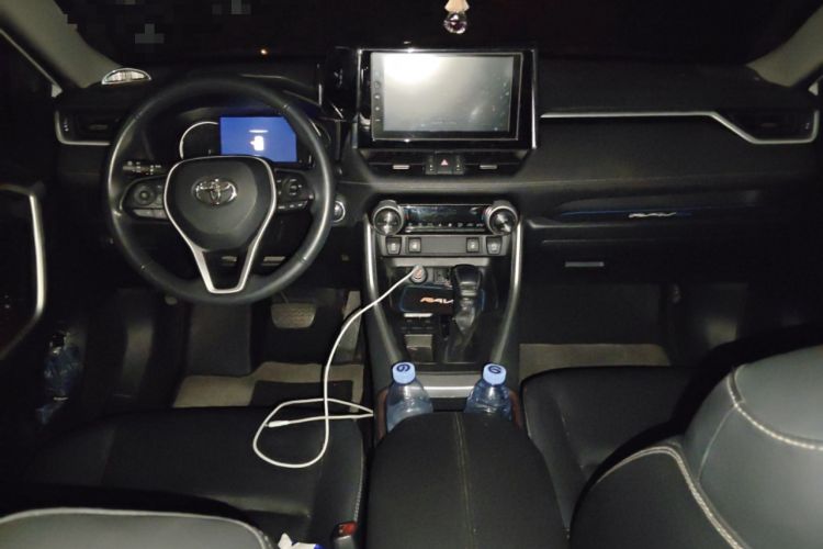 Used Toyota RAV4 2020 2.0L CVT Two-Wheel Drive Fashion PLUS Edition Center Console