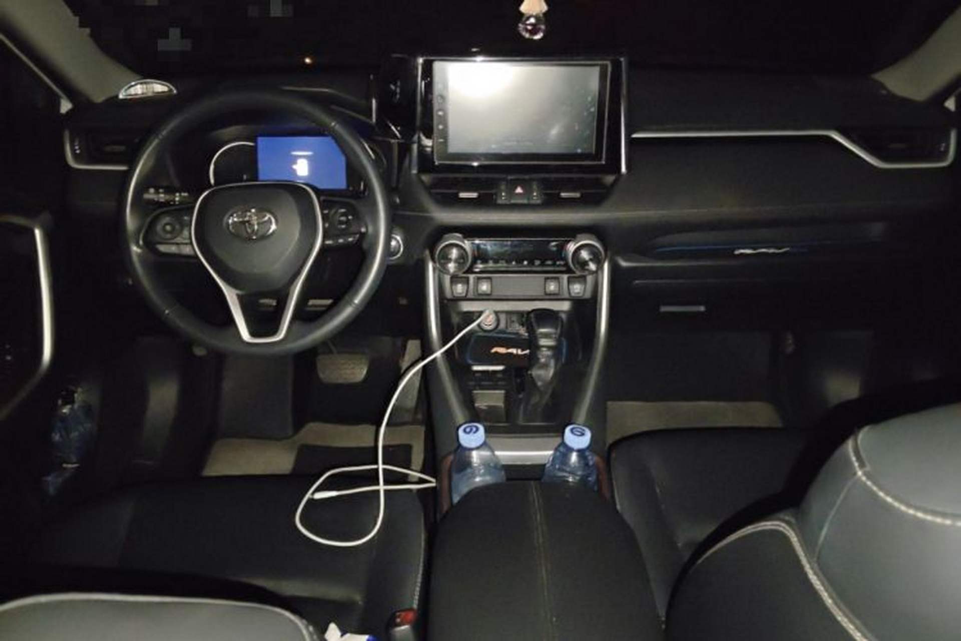 Used Toyota RAV4 2020 2.0L CVT Two-Wheel Drive Fashion PLUS Edition Center Console