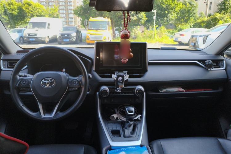Used Toyota RAV4 2020 2.0L CVT 4x4 Style PLUS Edition Center Console