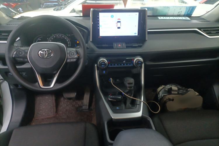 Used Toyota RAV4 2020 Dual-Engine 2.5L E-CVT Two-Wheel Drive Elite Edition Center Console
