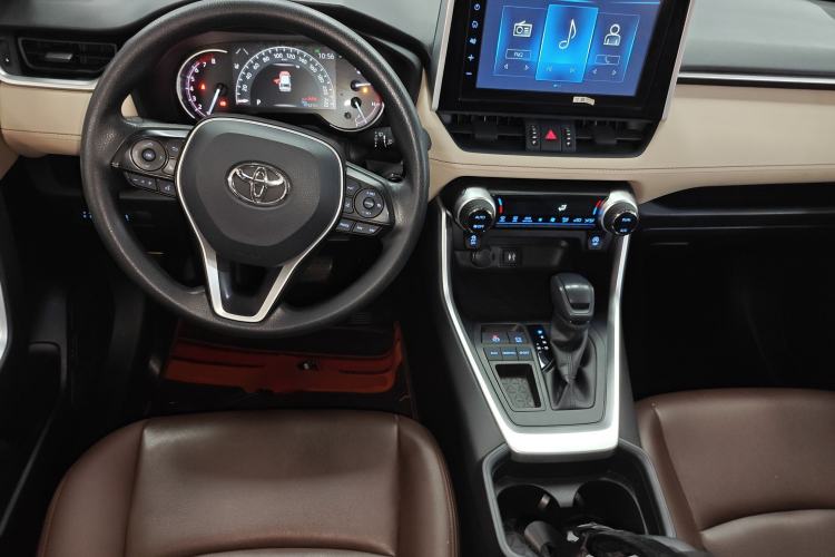 Used Toyota RAV4 2020 2.0L CVT Two-Wheel Drive Fashion Edition Center Console