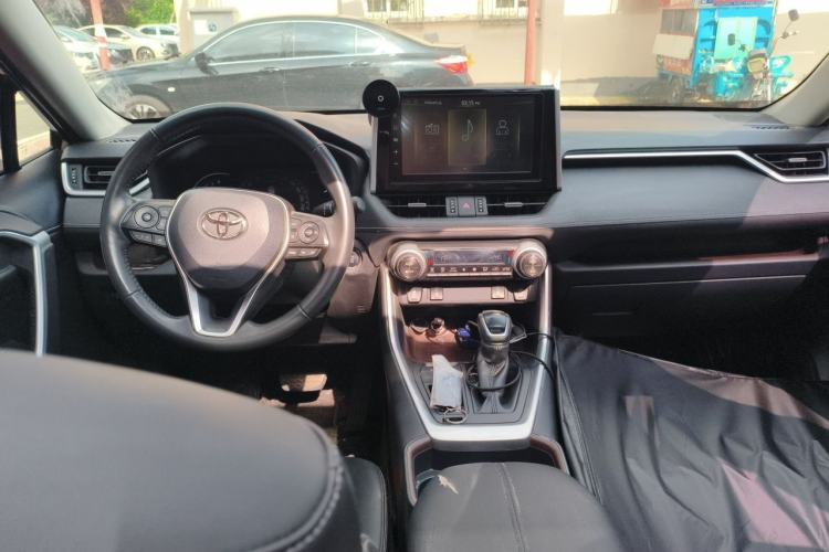 Used Toyota RAV4 2020 2.0L CVT Two-Wheel Drive Prestige Edition Center Console