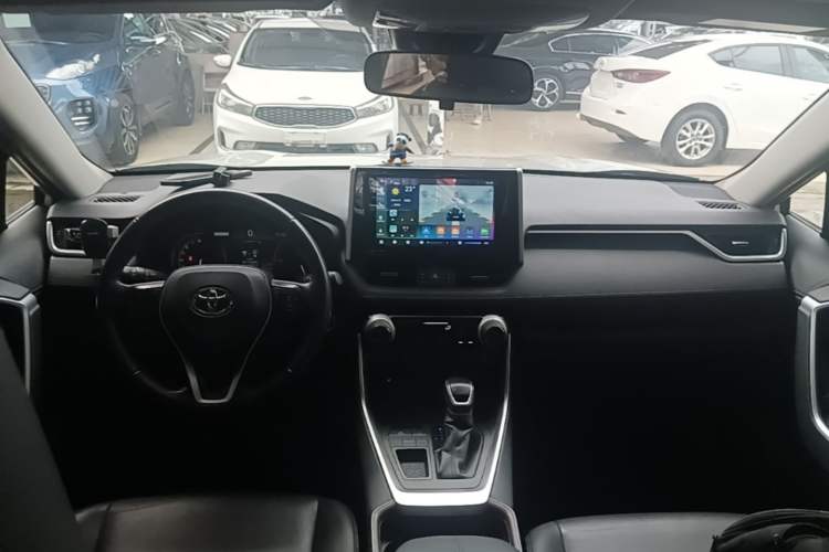 Used Toyota RAV4 2020 2.0L CVT Two-Wheel Drive Prestige Edition Center Console