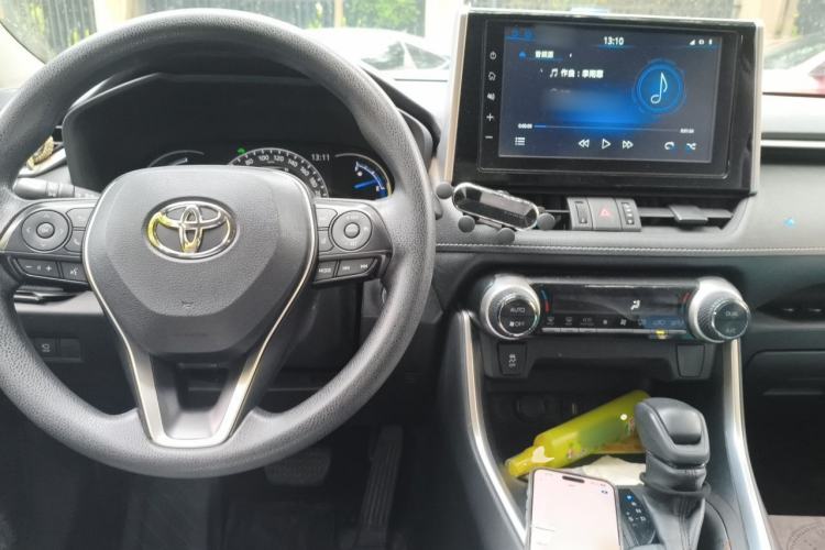 Used Toyota RAV4 2020 Dual-Engine 2.5L E-CVT Two-Wheel Drive Elite Edition Center Console
