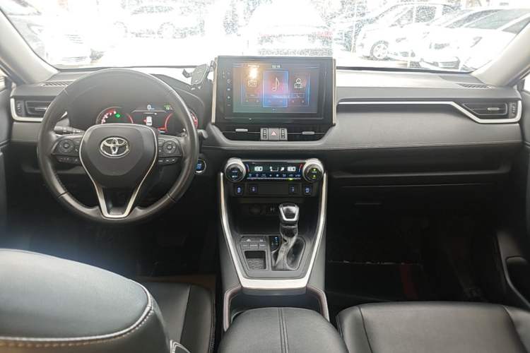 Used Toyota RAV4 2020 2.0L CVT Two-Wheel Drive Fashion PLUS Edition Center Console