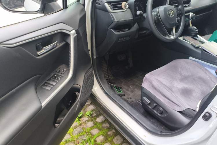 Used Toyota RAV4 2020 Dual-Engine 2.5L E-CVT Two-Wheel Drive Elite Edition Driver Seat