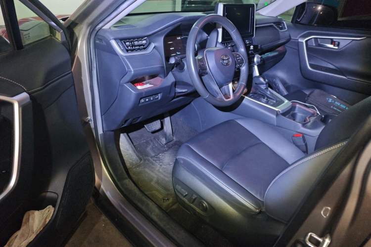Used Toyota RAV4 2020 Dual-Motor 2.5L E-CVT Four-Wheel Drive Flagship Edition Driver Seat